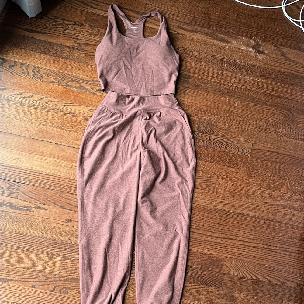 Old Navy Sleeveless Jumpsuit in Mauve